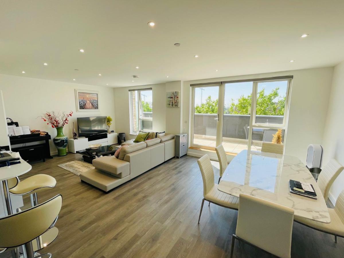 Ferienwohnung Modern Penthouse Flat With Free Indoor Parking London Exterior foto