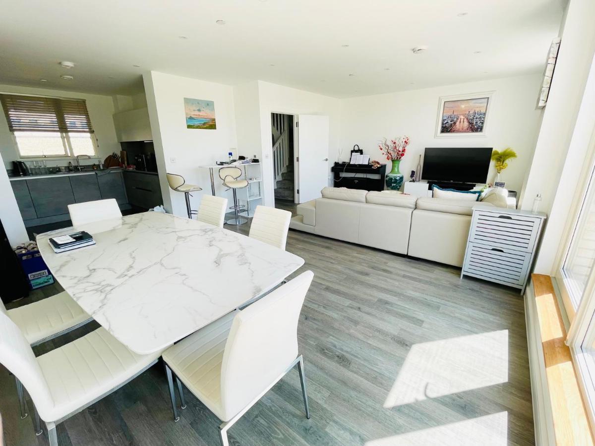 Ferienwohnung Modern Penthouse Flat With Free Indoor Parking London Exterior foto