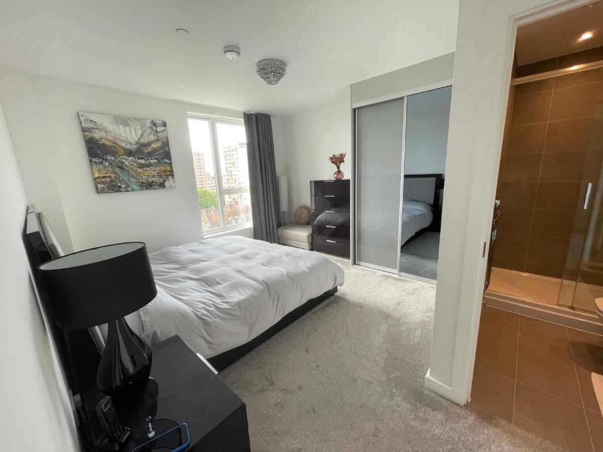 Ferienwohnung Modern Penthouse Flat With Free Indoor Parking London Exterior foto